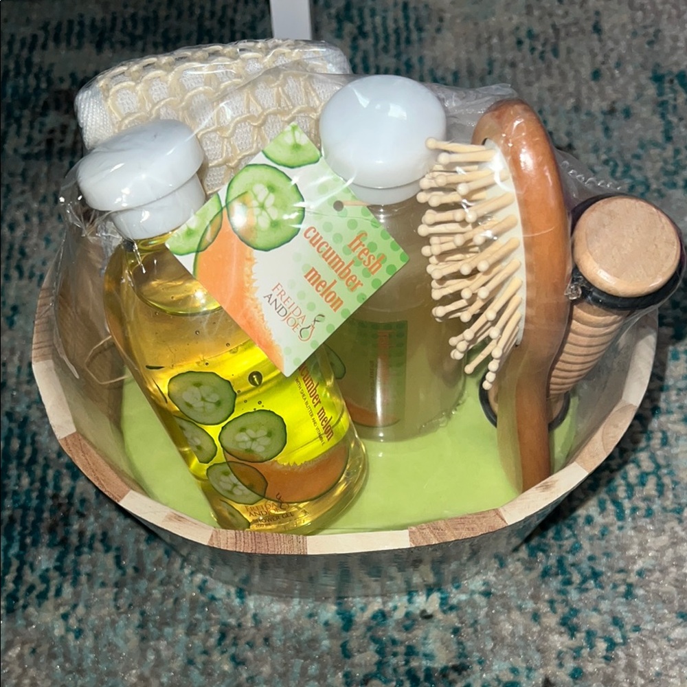 Freida and Joe Bath Gift Set